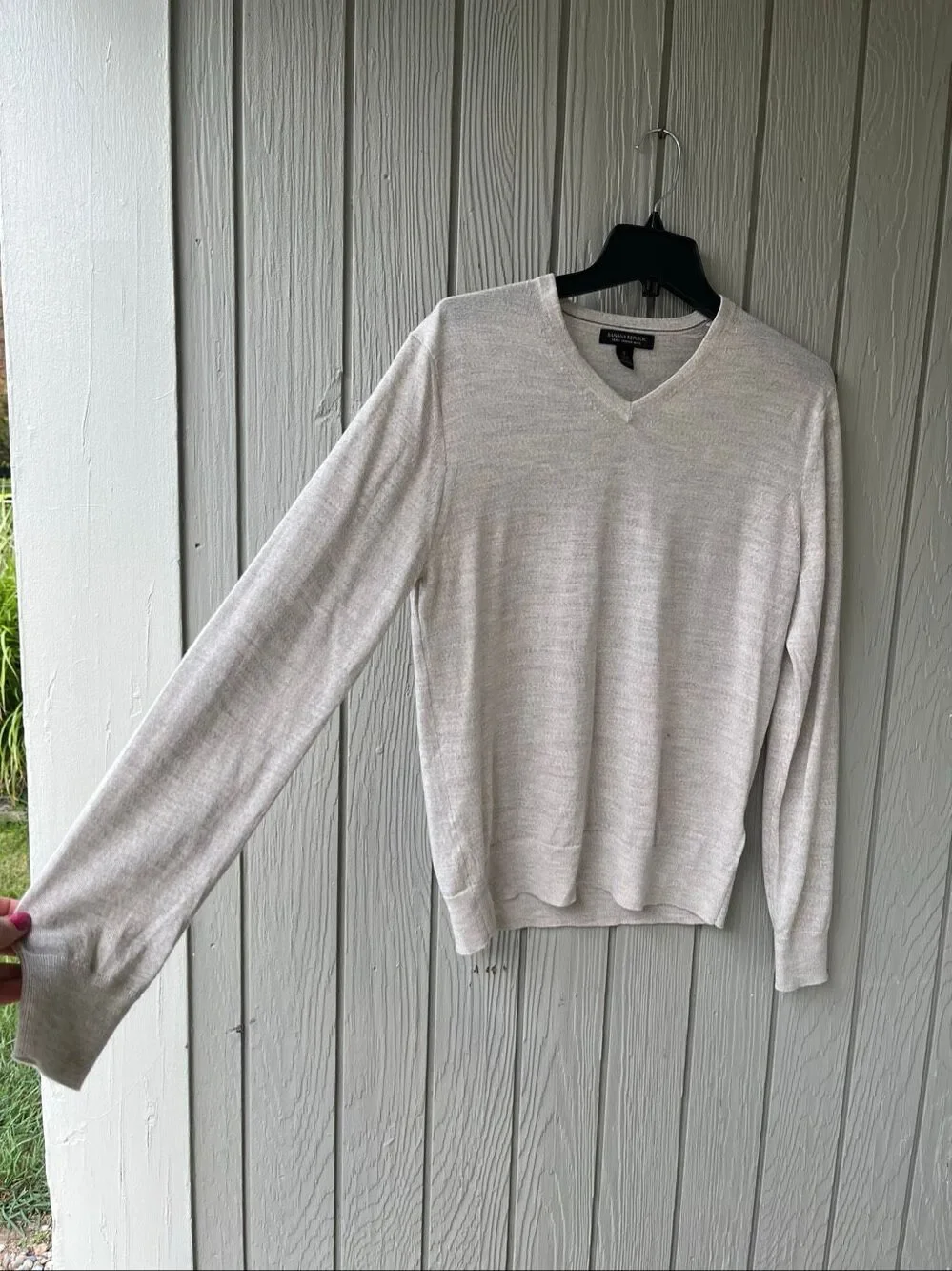 Banana Republic 100% Merino Wool V-Neck Sweater Men’s S Grey Oatmeal